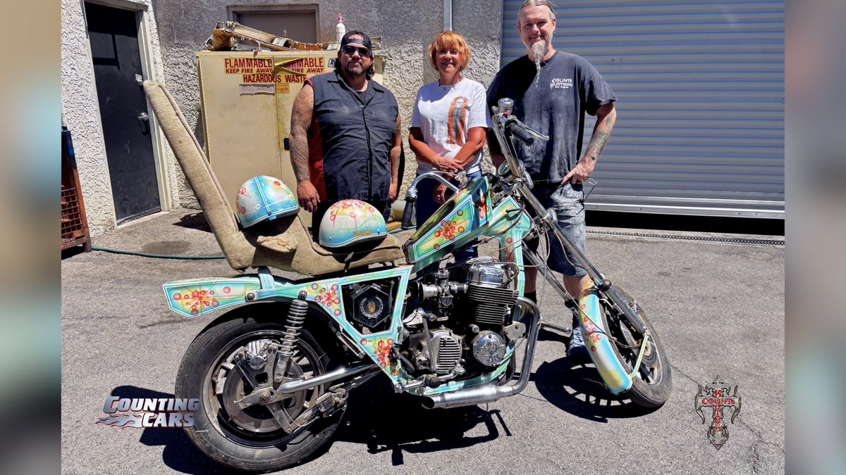 CountsKustoms's tweet image. Bring your bike to Count’s Kustoms! We recently had this 1970 Honda CB750 custom chopper dropped off for service and preservation! It totally speaks to the time, and we want to keep its legacy intact! Email bikeprojects@countskustoms.com today! @DannyCountKoker #honda #chopper