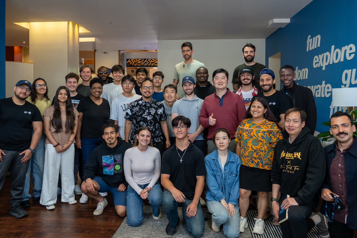 draper_u's tweet image. "It’s ok to give up and go back, you have options and flexibility...BUT if you want to succeed in a startup, the big thing is never to give up."
Our founders spoke with @chrisli2046, Founder of @ava_protocol, and dove into building resilient mindsets and the art of failing.