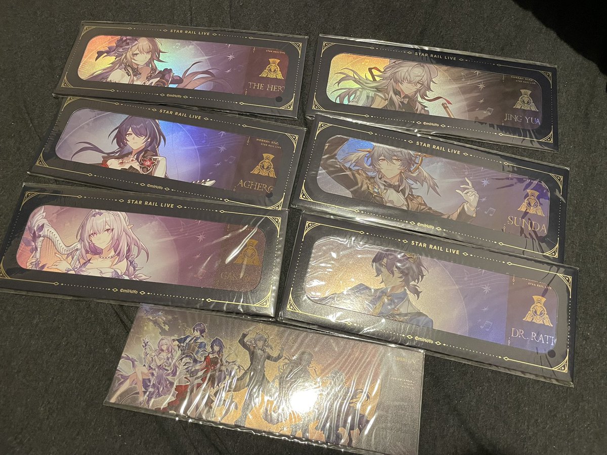 AngoraZailia's tweet image. My prizes from @honkaistarrail’s giveaway arrived!! The folded poster hurt my soul but all the merch is so nice 😭❤️
Thank you again Hoyo for the merch!! Someday I’ll get to see the concert in person 🥹🫶