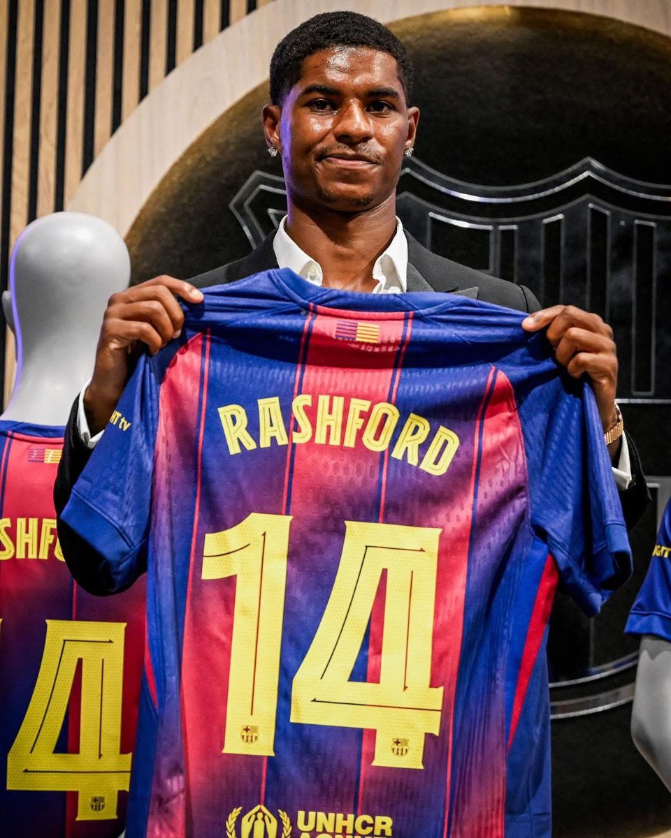 joevee84's tweet image. Looks like Barcelona already briefed Rashford on his entire match movement pattern! That number 14 isn’t just a number — it’s a tactical map:
↢ Run wide
↱ Cut inside
↧ Track back
↗ Repeat until exhaustion 😅