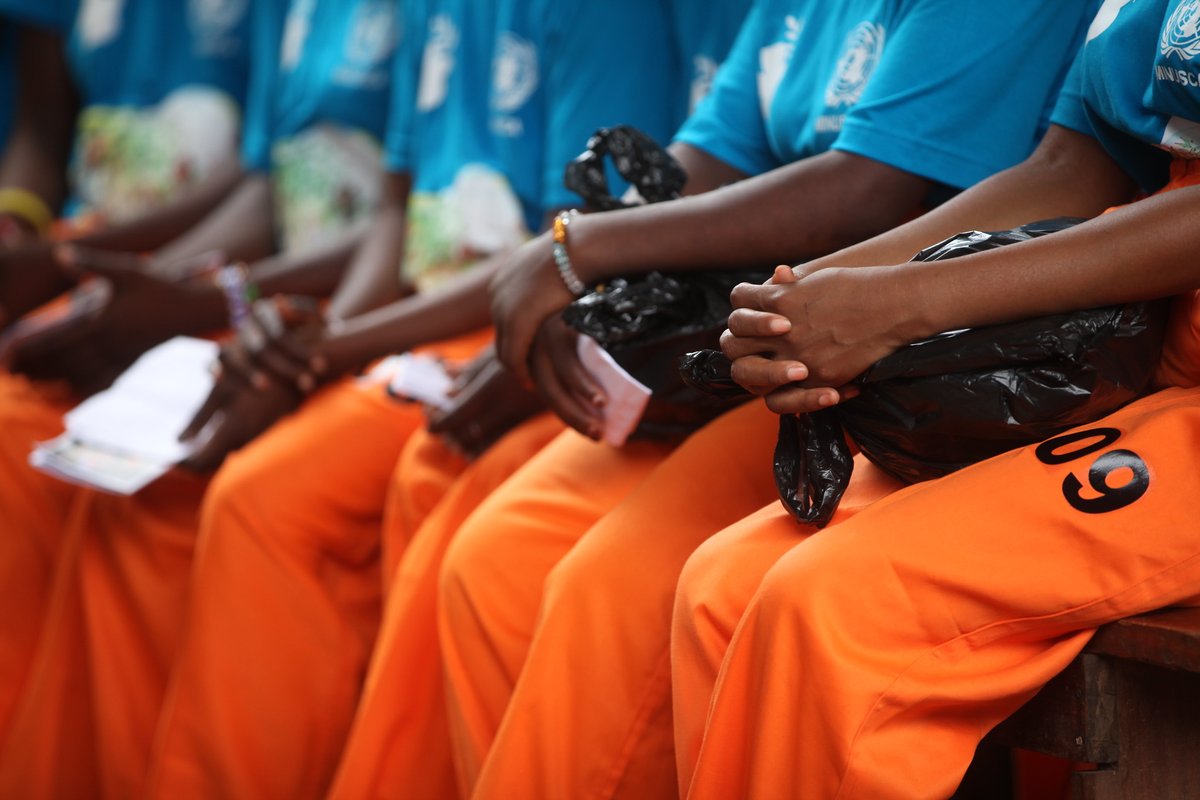 UNPeacekeeping's tweet image. Recently, #CAR🇨🇫 marked #MandelaDay2025. With @UN_CAR support, the national prison administration led activities in detention centers with entrepreneurship trainings, literacy classes & free medical consultations, promoting rights & dignity. @UN_OROLSI
➡️peacekeeping.un.org/en/behind-bars…