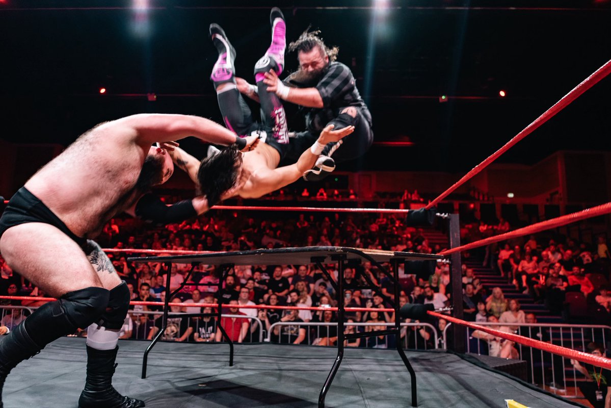 BritWresRev's tweet image. Grimsby’s own THE ROWE BROS won the Tables, Ladders, & Chairs Match at VIVA LA REVOLUTION becoming the new BWR Tag Team Champions to the delight of their hometown crowd.
RILEY NOVA & BRADY PHILLIPS were added at short notice, and they used that element of surprise to do a lot of…