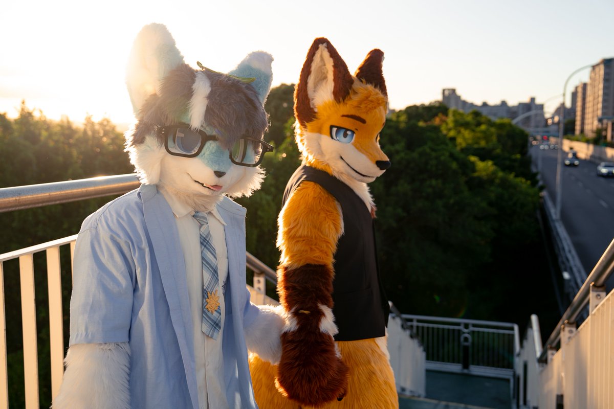 Init_Monsters's tweet image. 「走吧，該回家了」

🦊：@Chocopufurei @Raywolf_the_Fox

infurnity.com
#Infurnity2025
