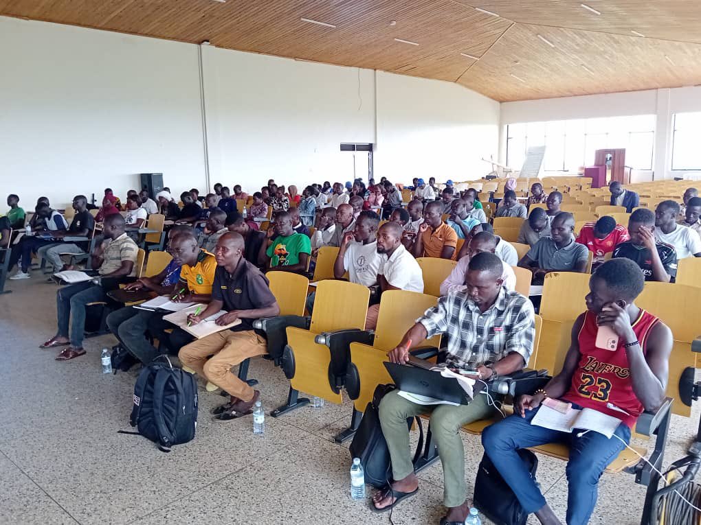 UNDPUganda's tweet image. We currently undergoing a training for over 100 Small Medium Entreprises (SMEs) at Muni University in Arua district.
This is part of our #AfCFTA strategy which is to provide opportunities for women and youth entrepreneurs to build bridges for inclusive growth.
#Africa2063 ✨