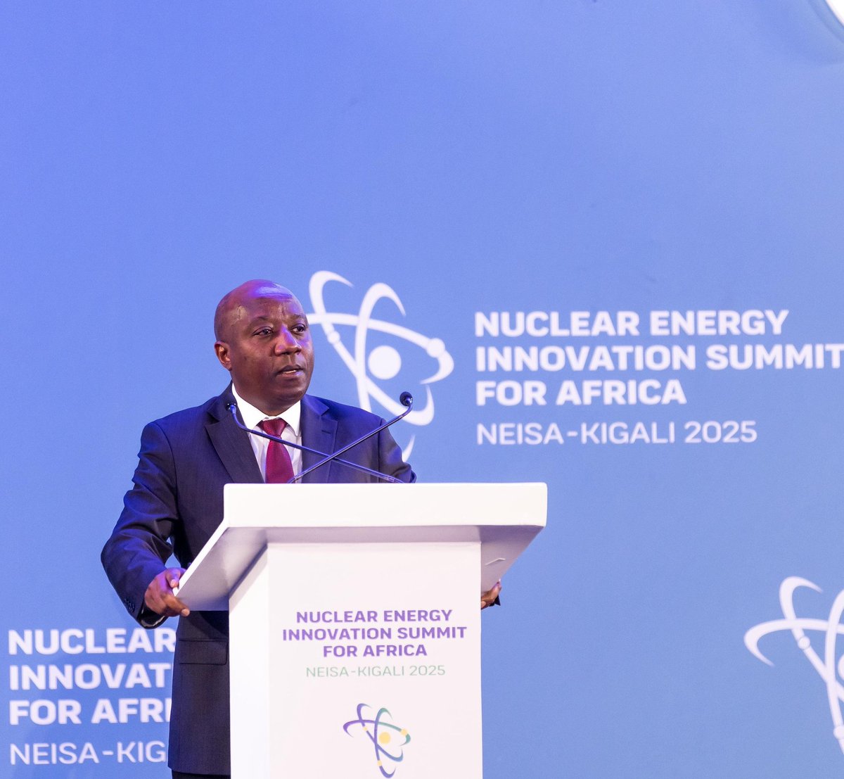 🔥 Sous la présidence du PR Kagame, il a bossé sans relâche.
📈 +8,2 % en 2023. 📊 +7,6 % en 2024.

Pas de blabla. Juste du boulot, du concret.

Dr. Ngirente = loyauté, rigueur, résultats.

Chapeau bas au soldat économique du Rwanda 💼🇷🇼

#NgirenteLegacy #KagameLeadership