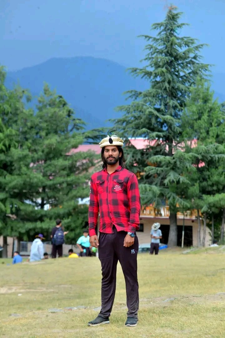 Tik Toker 
Ihtisham raza 
Kuch Naz ay pic ma iska full khara check kro or kitna size h gy iska or kitn mota or bht bara h iska b size next part video