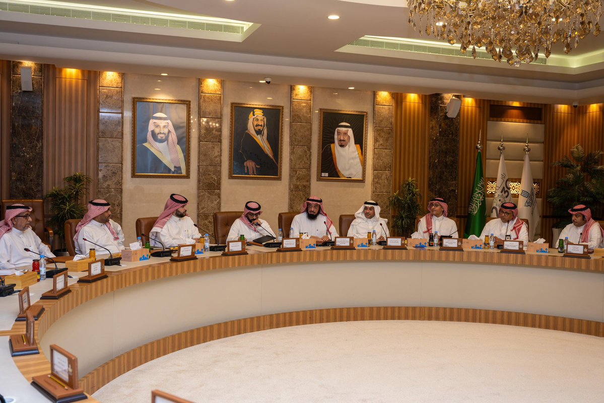 📌شاركت #إطعام في اللقاء التعريفي للمنظمات غير الربحية الذي نظمته وزارة البلديات والإسكان في مقر أمانة المنطقة الشرقية للمنظمات التي تقع تحت الإشراف الفني للوزارة ، بهدف تعزيز وإبراز دور المنظمات غير الربحية 

وذلك برئاسة المهندس سلطان بن جريس الجريس مستشار وزير البلديات والإسكان