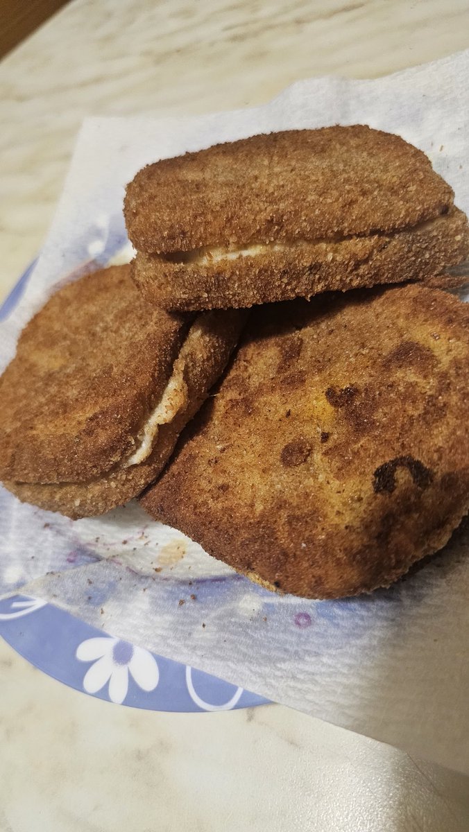 Rosadargento_00's tweet image. Mozzarella in carrozza