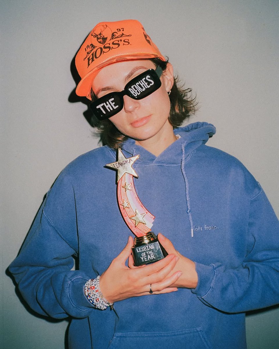 thebeaches's tweet image. SURPRISE… our new single ‘Lesbian Of The Year’ will be out Aug 14th ❤️🏆
laylo.com/thebeaches/3st…