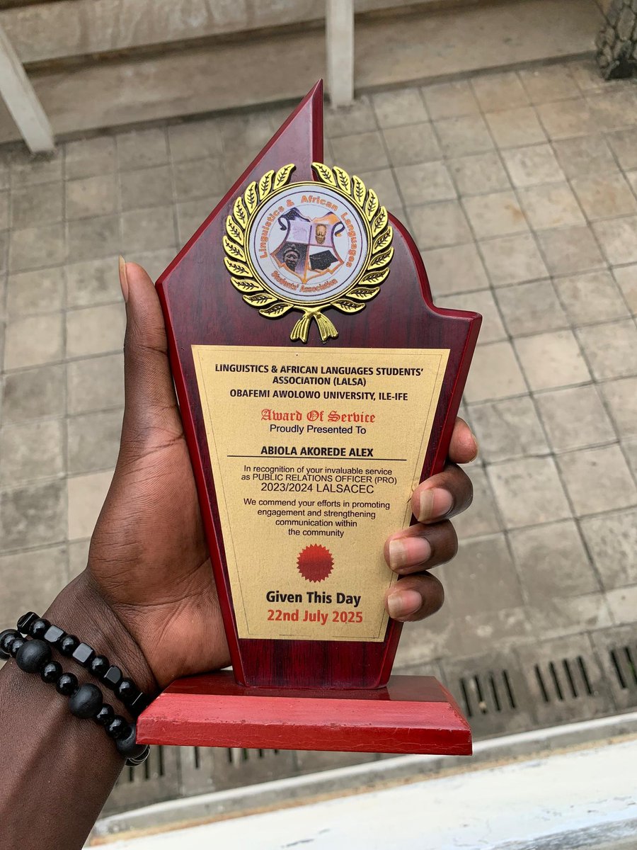 Astral_A3's tweet image. Today, I received an Award and Certificate of Service for my role as the Public Relations Officer of my department&apos;s association.
This honour means a lot to me, not just as a recognition of duty, but as a reminder that service, when done with heart, never goes unnoticed. ❤️✨