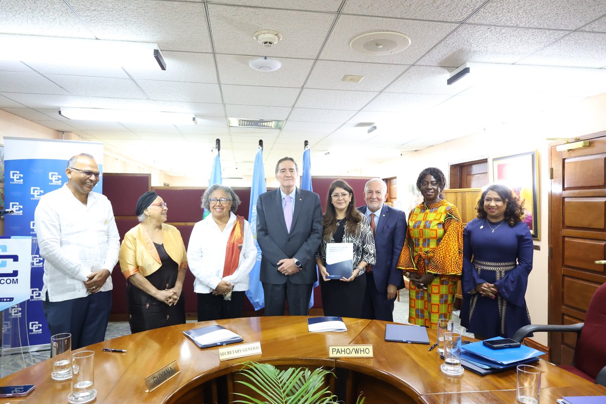 CARICOMorg's tweet image. 🎉 Milestone achieved! On 22 July, CARICOM SG Dr Carla Barnett & PAHO Director Dr Jarbas Barbosa signed a Joint Subregional Cooperation Strategy. 🤝
A 5-year plan to strengthen Caribbean health, tackle shared challenges & unite regional efforts 🌍💪
#CaribbeanHealth…