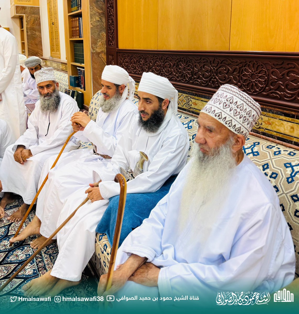 Hmalsawafi's tweet photo. زيارة الشيخين 
- د.محمد بن راشد الغاربي 
و د.كهلان بن نبهان الخروصي - 
لمركز الشيخ المربي حمود بن حميد الصوافي

عصر الأربعاء 
27  | المحرم | 1447هـ https://t.co/liBV0Wob63