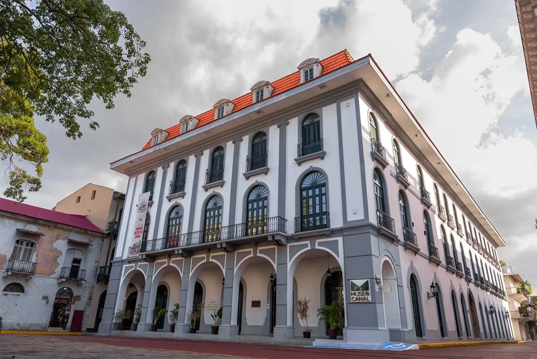 El Museo del Canal Interoceánico de Panamá fue reconocido con el premio Travellers’ Choice Awards 2025 de Tripadvisor, posicionándose entre el 10 % de las atracciones mejor valoradas a nivel mundial, gracias a las reseñas positivas de miles de visitantes.

Este galardón se basa