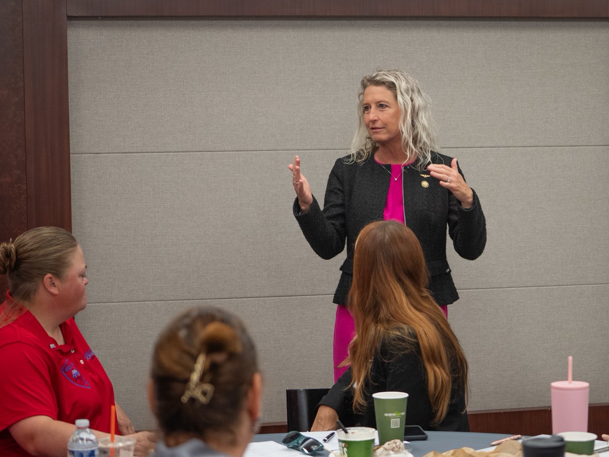 wim_ata's tweet image. As one of the first women trained to fly Navy helicopters in combat, @RepJenKiggans knows what it takes to succeed. We appreciate her inspiring remarks to drivers and other trucking industry leaders this morning before the group’s impactful Call on Washington. #ATAWomenInMotion