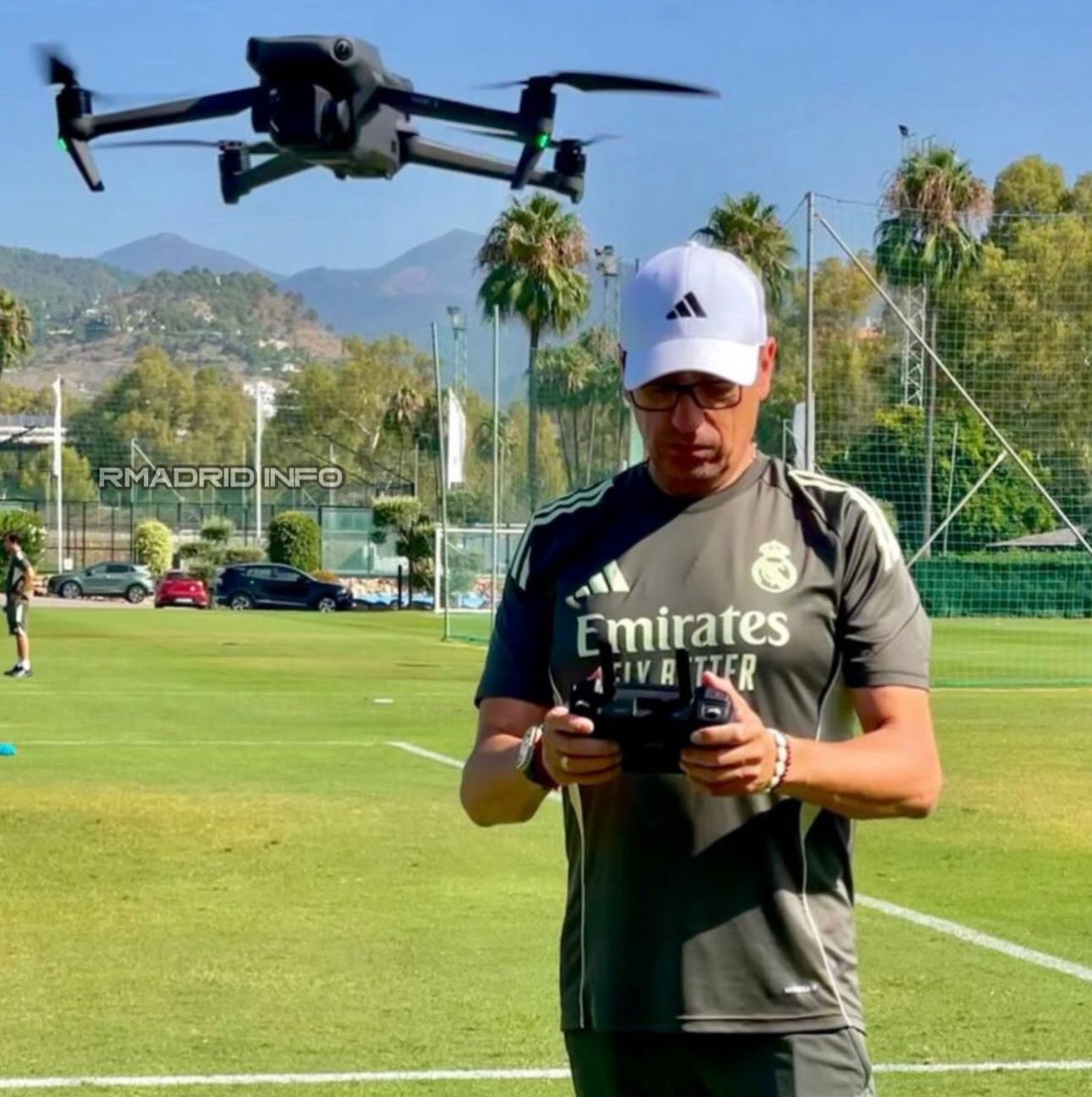 RMadridInfo's tweet image. 📹🚁 Real Madrid Castilla are also now using drones during training sessions to gain high-altitude views and better analyze tactics and movements.