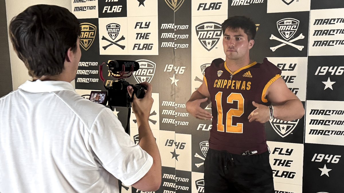 CMU_Football's tweet image. The boys have arrived at The Antheneum Hotel in the Motor City for this week's @MACSports Football Kickoff 📸