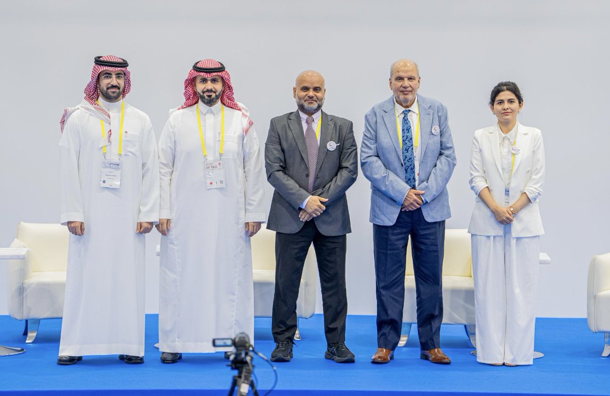 At the #GISHW Conference during #EXPO2025 Osaka, the OIC Labour Centre joined @NCOSH_SA to discuss “Saudi OSH Aspirations 2030 &amp; Beyond.” The Centre reaffirmed that occupational safety and health must be recognized globally as a fundamental right, rather than a privilege.
