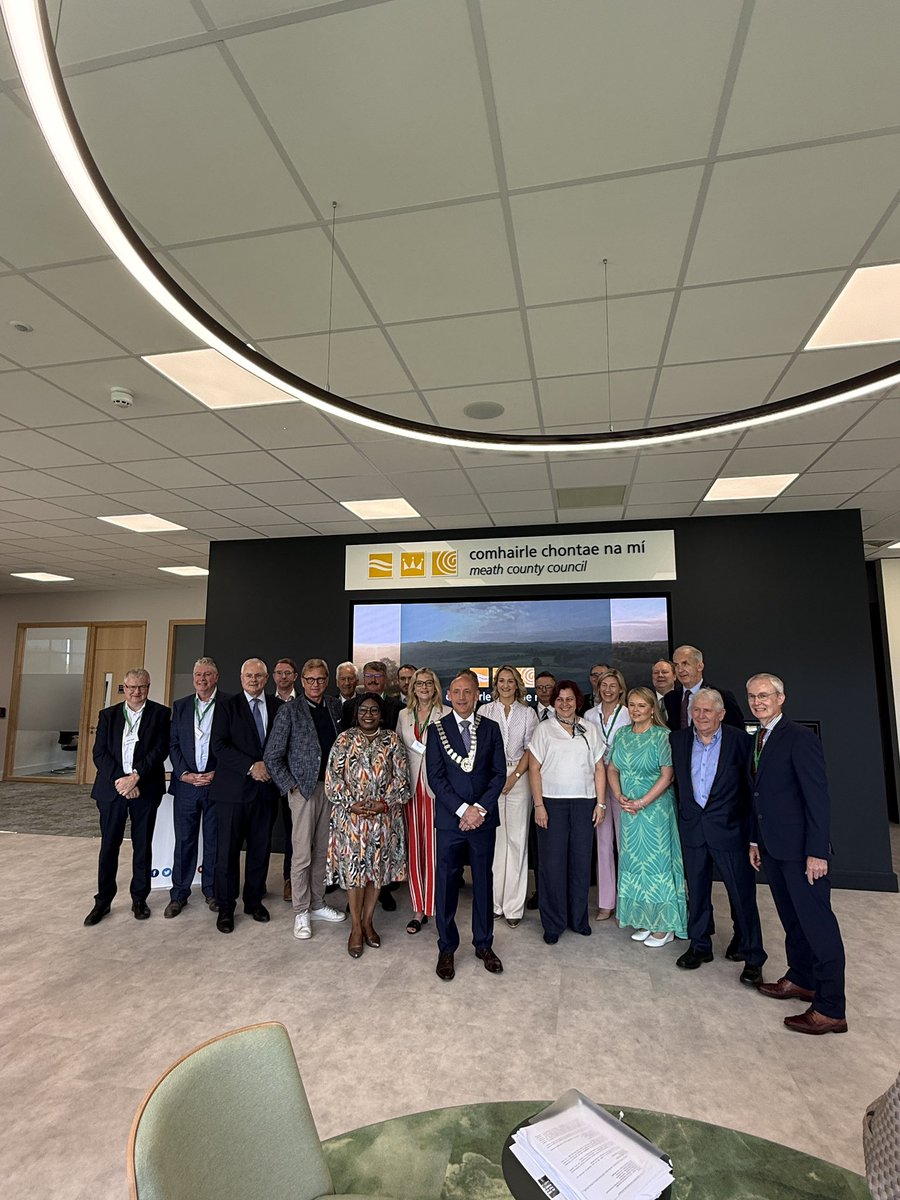 EPinIreland's tweet image. 🚆 Full steam ahead on the final day of the TRAN committee’s visit to Ireland.
🔍 Spotlight on the Dublin-Navan rail line revival, the Dart+ project, and Brehmore Ireland Port.
Wrapping up the visit with a trip to the historic Hill of Tara.