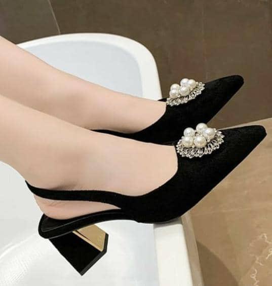 ROBSTORES24's tweet image. Comfy
Easy to carry
Doesn’t make a noise
Simple
Classy
Beautiful
Ans perfect for your favorite dress 🥰
