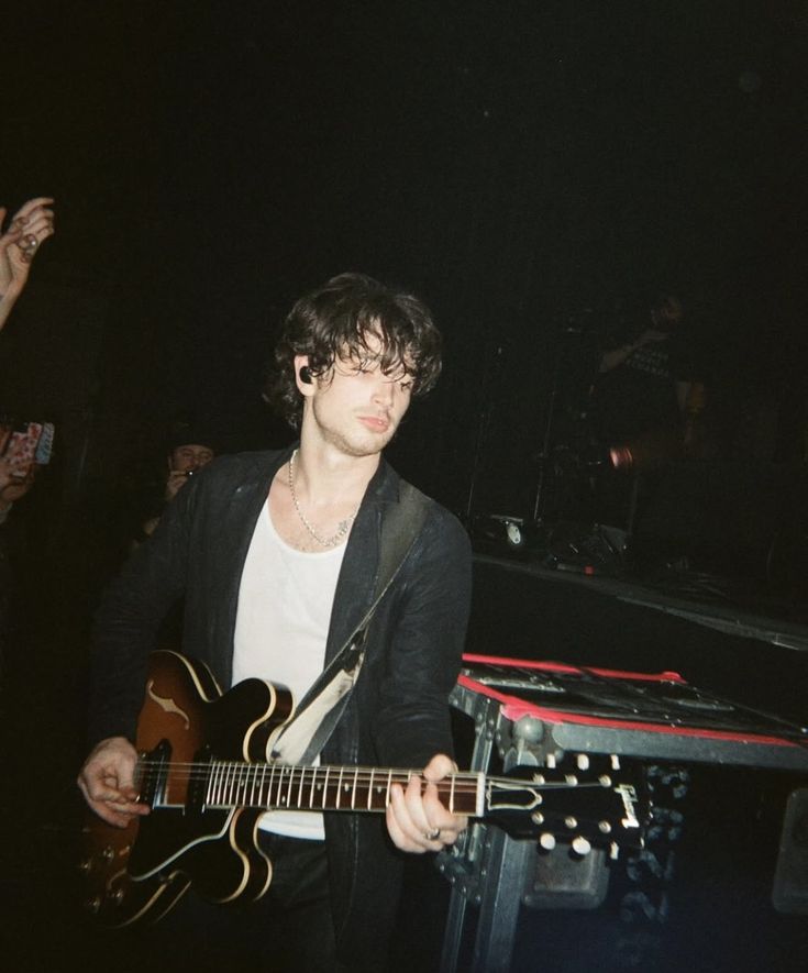 Elijah daily (@elijahdailyl) on Twitter photo 