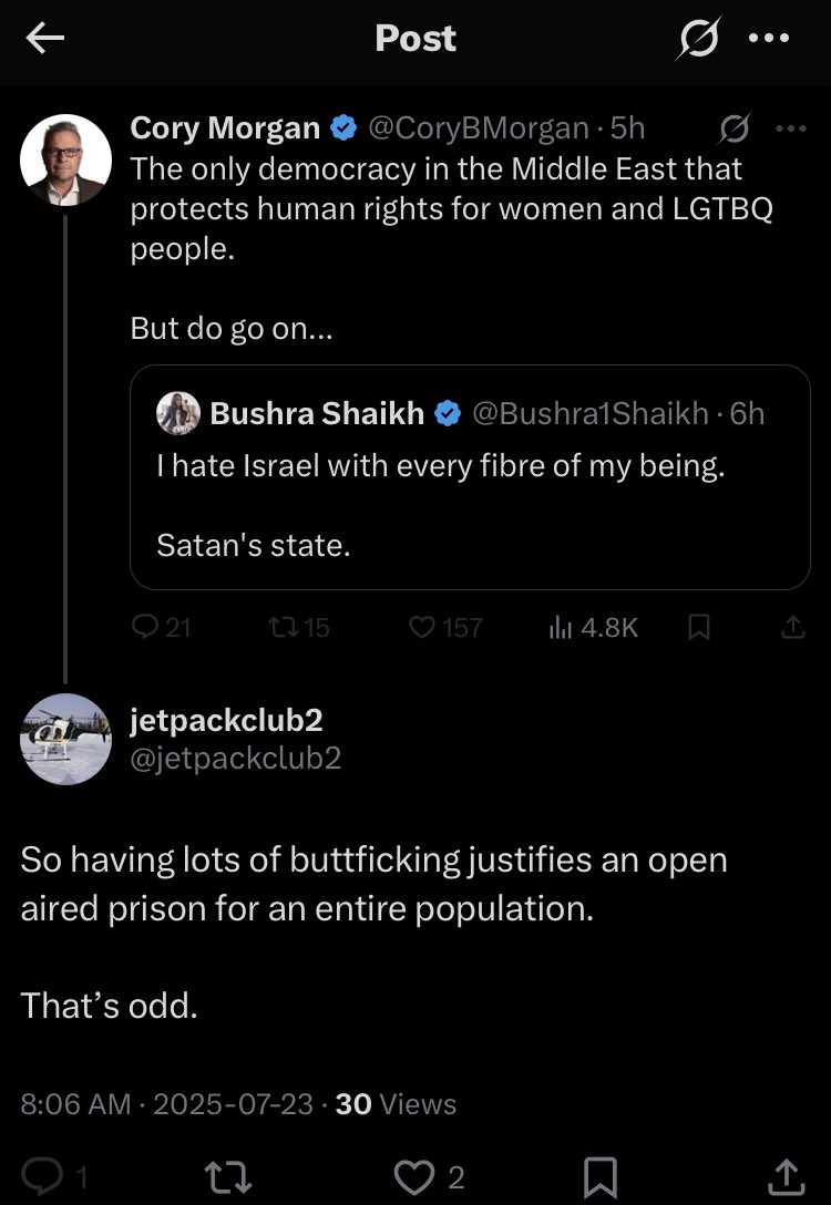 jetpackclub2's tweet image. Well that block took longer than I thought.
Just imagine paying @WSOnlineNews so you can listen to filtered thru pro Israeli propaganda, from this clown.