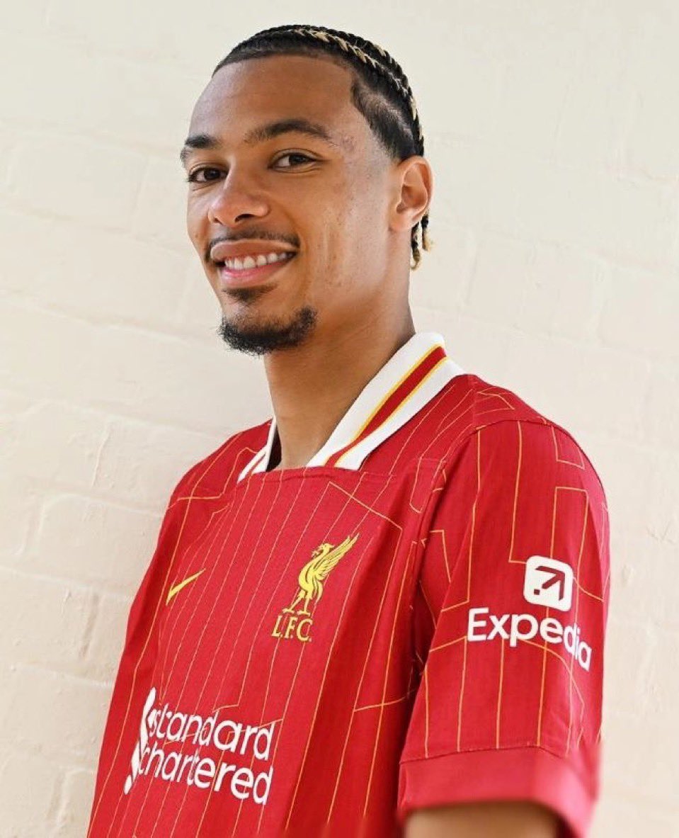 AnfieldPapers's tweet image. Hugo on joining Liverpool:
“It’s very proud moment for me, to play with guys like Salah, Van Dijk and Morton is a dream come true. I play with these guys on the Playstation now it’s a reality it is crazy!”
#Ekitikè #LFC 🇫🇷