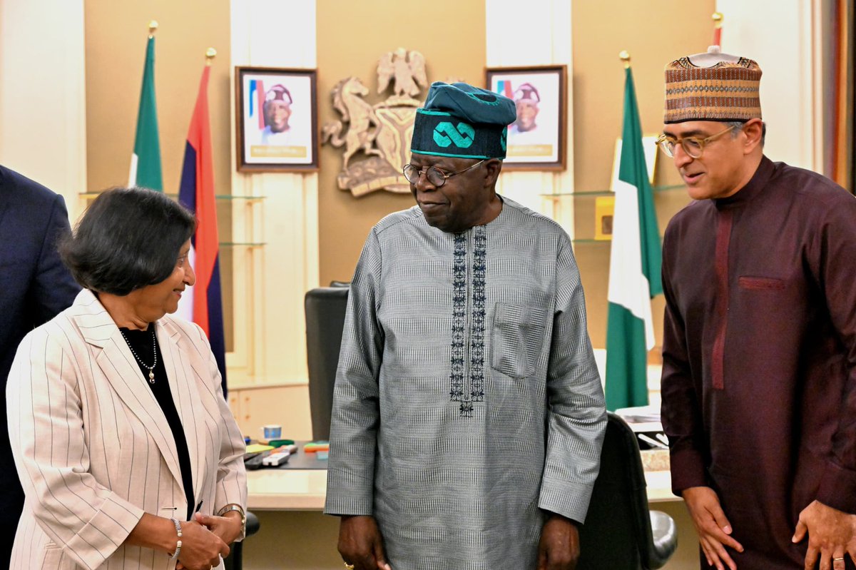 aonanuga1956's tweet image. President Tinubu meets World Bank Chiefs in Abuja
Photo 1: L-R: Advisor World Bank Group Mayank Goyal; Communication Minister, Bosun Tijani; Managing Director &Chief Financial Officer World Bank Group, Anshula Kant; President Bola Ahmed Tinubu; Country Manager of World Bank…