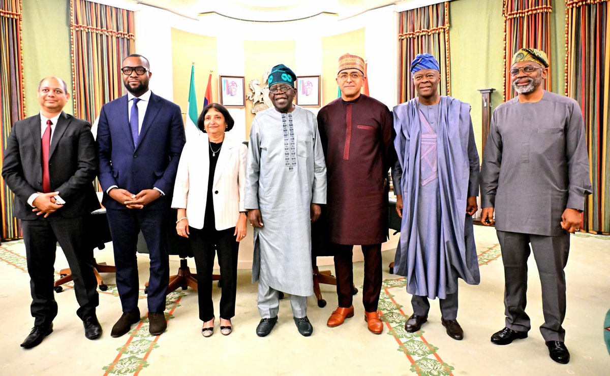aonanuga1956's tweet image. President Tinubu meets World Bank Chiefs in Abuja
Photo 1: L-R: Advisor World Bank Group Mayank Goyal; Communication Minister, Bosun Tijani; Managing Director &Chief Financial Officer World Bank Group, Anshula Kant; President Bola Ahmed Tinubu; Country Manager of World Bank…