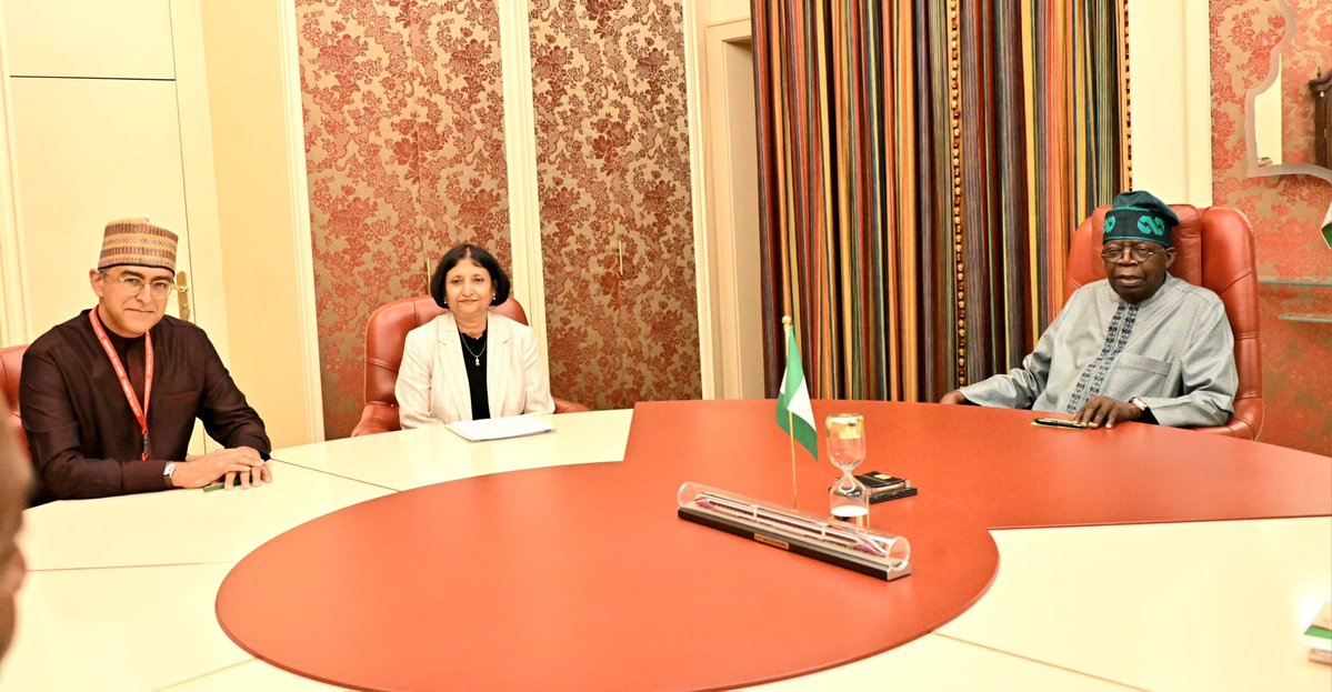 aonanuga1956's tweet image. President Tinubu meets World Bank Chiefs in Abuja
Photo 1: L-R: Advisor World Bank Group Mayank Goyal; Communication Minister, Bosun Tijani; Managing Director &Chief Financial Officer World Bank Group, Anshula Kant; President Bola Ahmed Tinubu; Country Manager of World Bank…