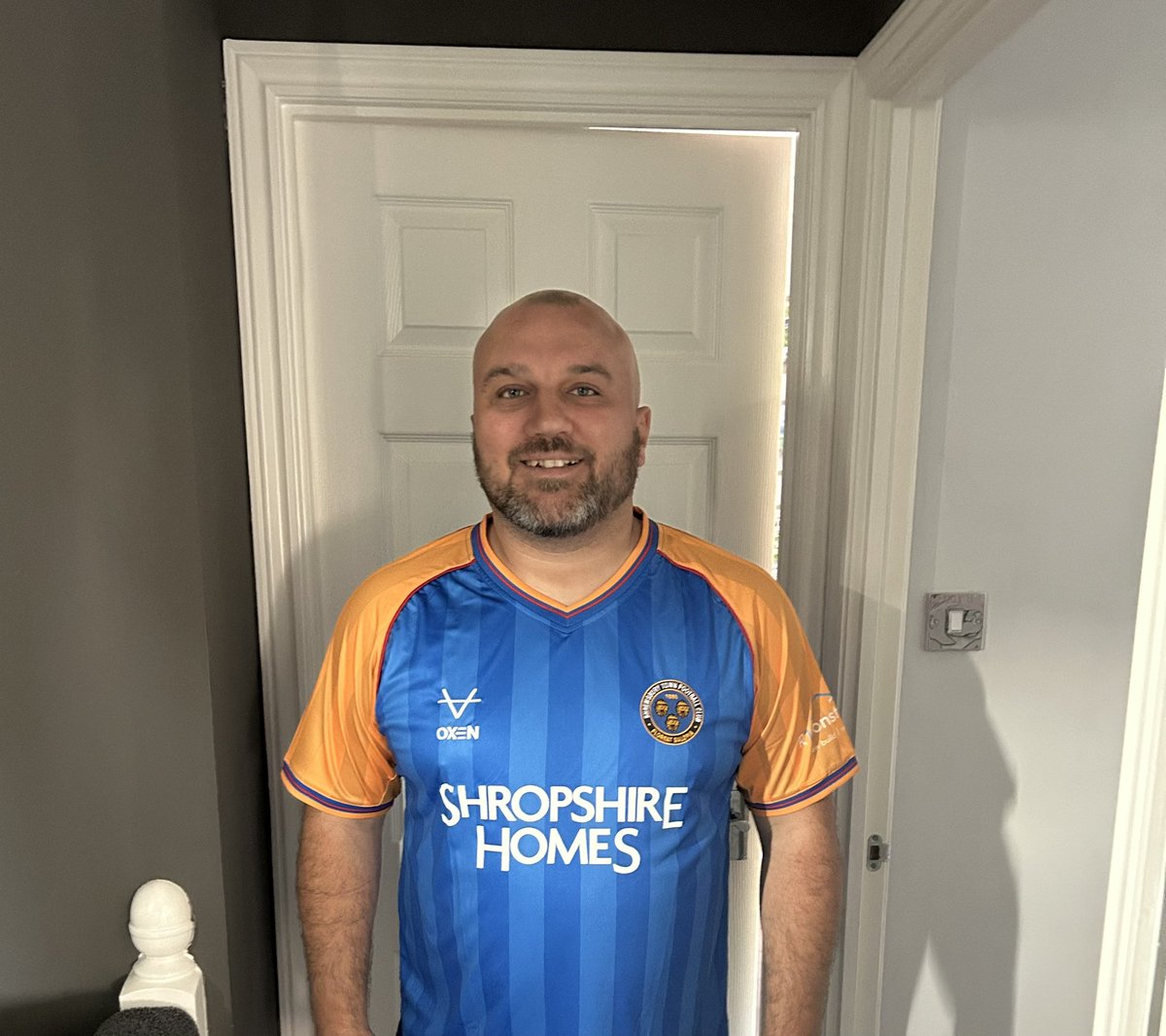 salopiankillie's tweet image. Early birthday present love the new kit absolute beauty! 

LEAGUE 2 champions may 2026 incoming ⏳

#salop 🔵🟠