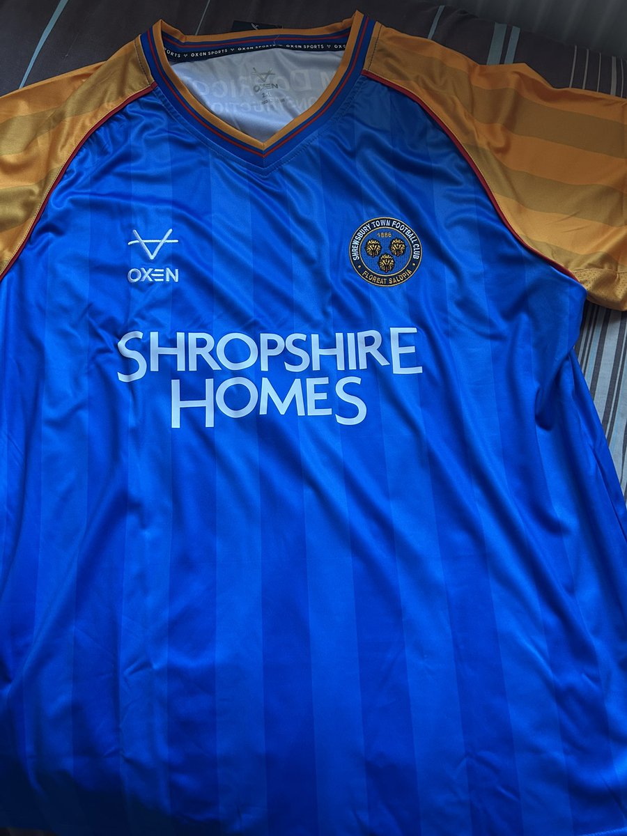 salopiankillie's tweet image. Early birthday present love the new kit absolute beauty! 

LEAGUE 2 champions may 2026 incoming ⏳

#salop 🔵🟠