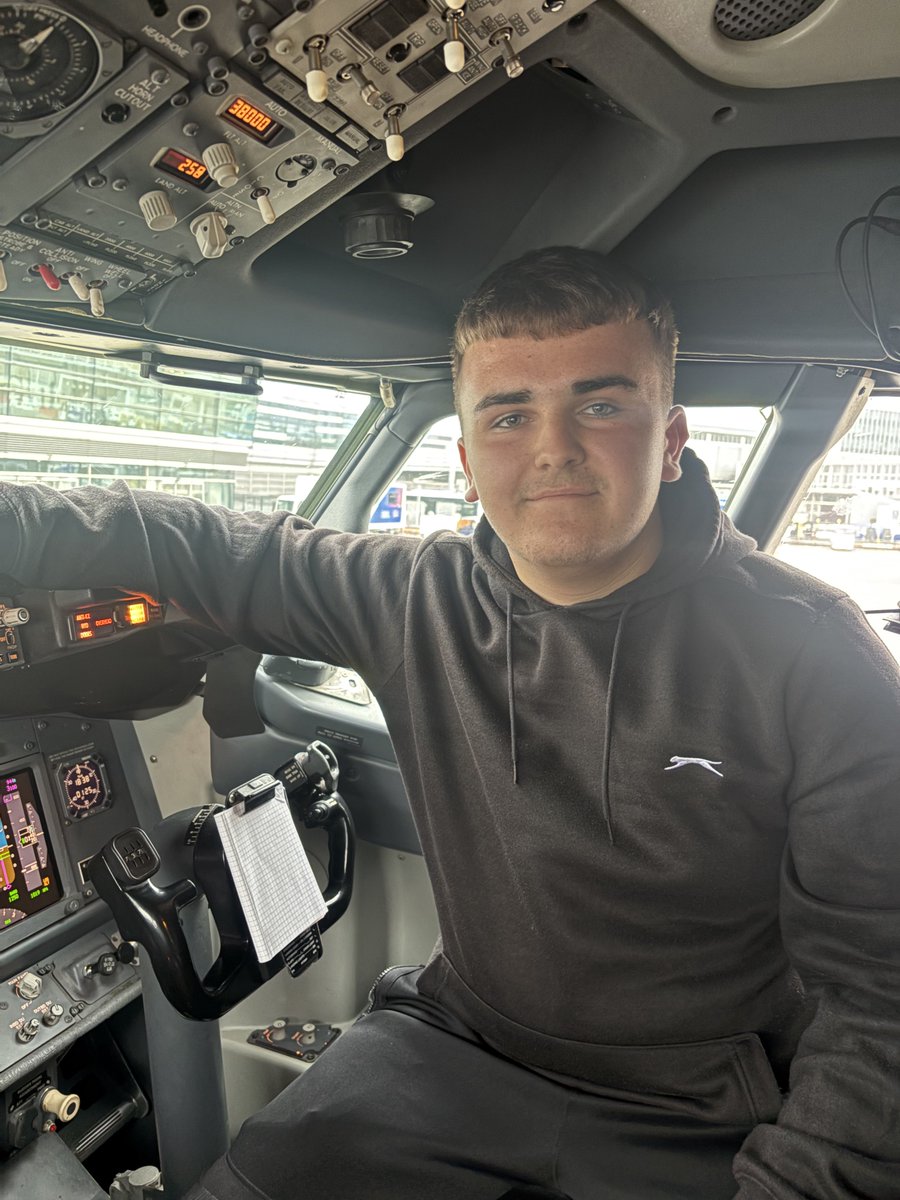 Shauns_Aviation's tweet image. Of course I did😜✈️

Great flight with @Ryanair as always, clips to come soon!!!