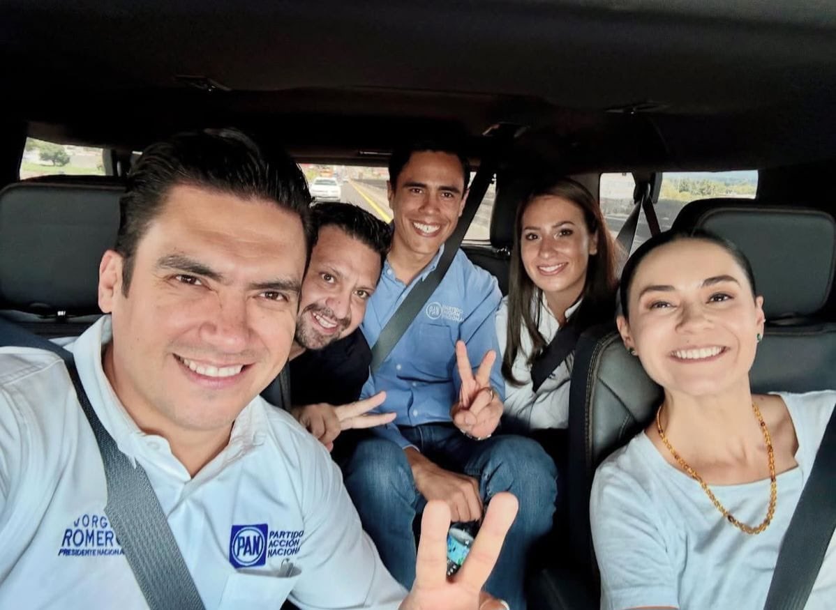 JorgeRoHe's tweet image. 🔵 ¡Por los caminos de Tlaxcala! Con mis hermanas y hermanos 😊
@adrixaguilar, @MarinkaSosa, @ErnestoSR_MX y Juan Carlos Martínez.