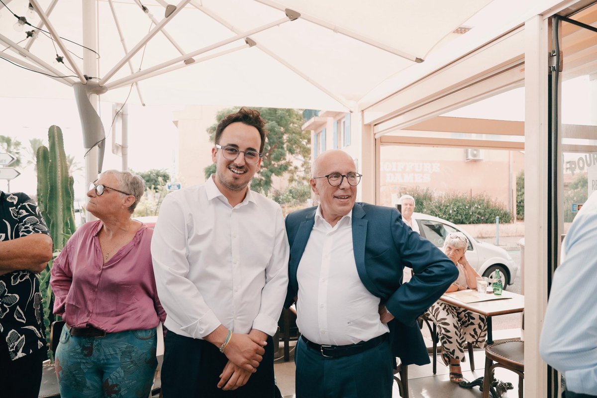 Eric Ciotti (@eciotti) on Twitter photo Merci <a href="/MassonBryan/">Bryan Masson</a> pour ta présence. Je salue ton audace et ton courage.
À Cagnes-sur-Mer, comme partout en France, notre alliance prépare l’alternance ! Merci <a href="/MassonBryan/">Bryan Masson</a> pour ta présence. Je salue ton audace et ton courage.
À Cagnes-sur-Mer, comme partout en France, notre alliance prépare l’alternance !