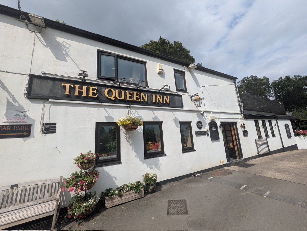 __LeftistVegan's tweet image. The Queen Inn, Cwmbran, Wales. The world's first plant-based steak house absolutely mind-blowing π€―