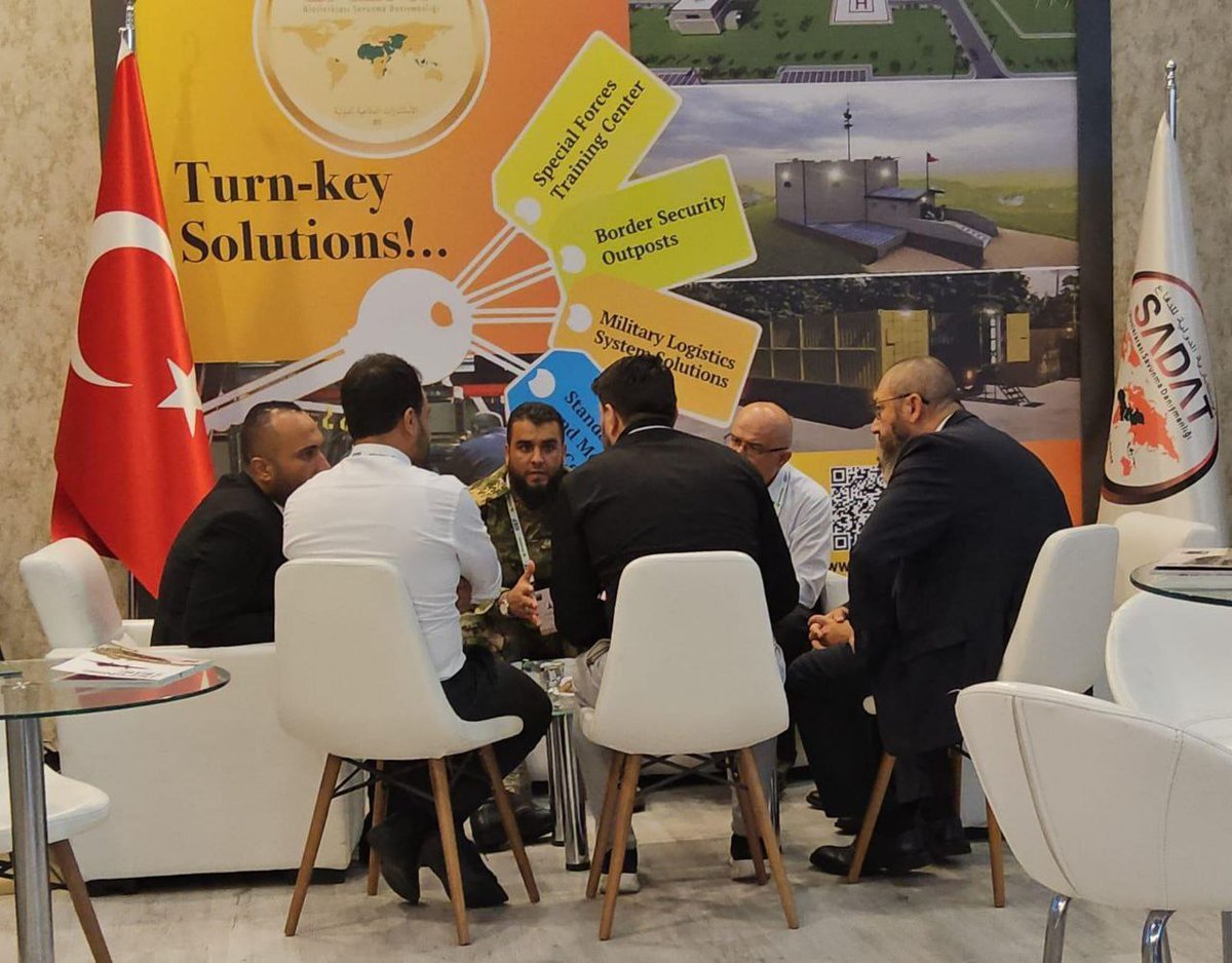 3M_SI's tweet image. على هامش معرض "IDEF 2025" للصناعات الدفاعية
التقى وفد وزارة الدفاع بمندوبين شركة السادات للاستشارات الدفاعية