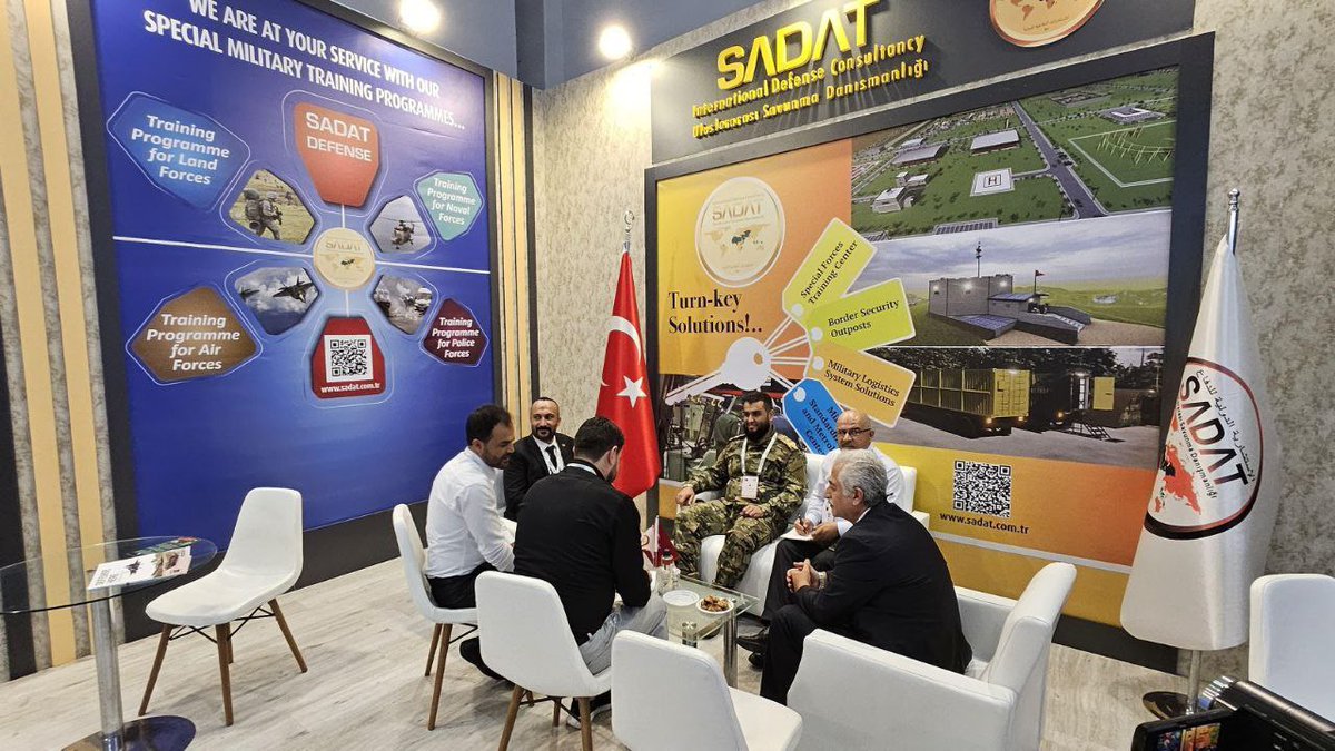 3M_SI's tweet image. على هامش معرض "IDEF 2025" للصناعات الدفاعية
التقى وفد وزارة الدفاع بمندوبين شركة السادات للاستشارات الدفاعية