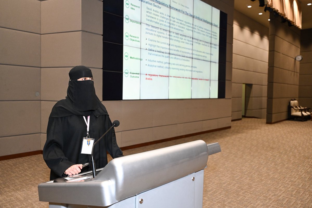 تهنئ #جامعة_الملك_فيصل الطالبة ربا القحطاني من كلية الحقوق لاجتيازها برنامج "KFUPM Inbound Summer Research Program 243"، والمنظم من جامعة الملك فهد للبترول والمعادن، حيث تأهلت من بين 275 متقدمًا ومتقدمة، واجتازت الاختبار النهائي من بين 34 مشاركًا ومشاركة. 

مع أطيب التمنيات لها