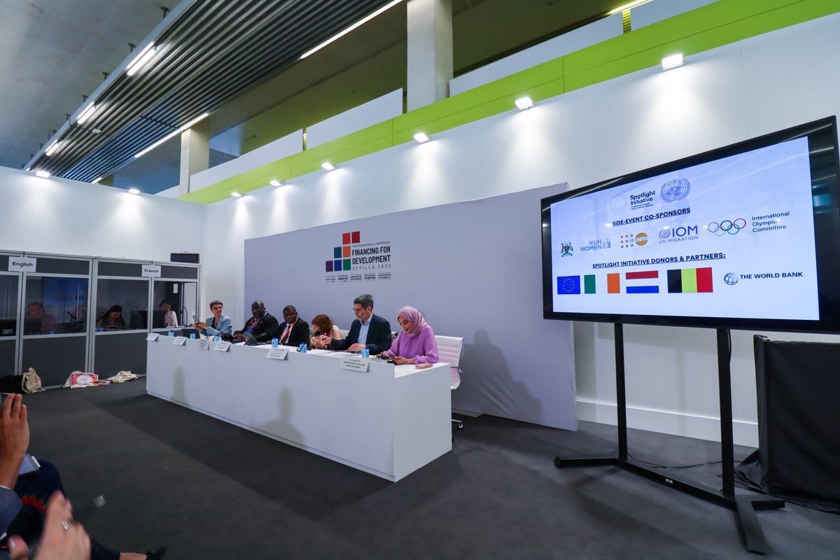 GlobalSpotlight's tweet image. 📉 "Only 0.002 per cent of global development funding goes to women’s organizations."
At #FfD4, Spotlight Initiative convened governments, UN agencies, civil society and private sector to #EVAWG.
Read more: shorturl.at/9gGHr
#SDG5 #WithHer #GenderEquality