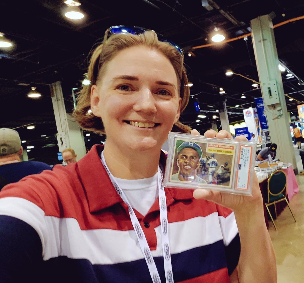 StadiumLites's tweet image. Can't wait to meet and greet many of you at #TheNational! Say hello when you see me! 👋 Here's an oldie but goodie memory from a previous National appearance. ⚾️💪
#thehobby #NSCC #NSCC2025