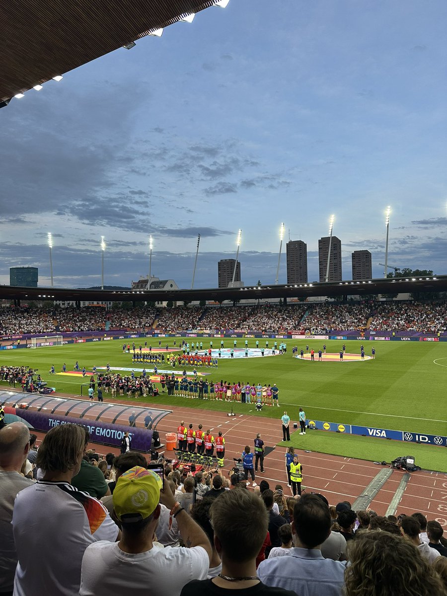 AngelinaKelly's tweet image. Let’s see who the Lionesses will be facing at the #WEURO25 final! #GERESP