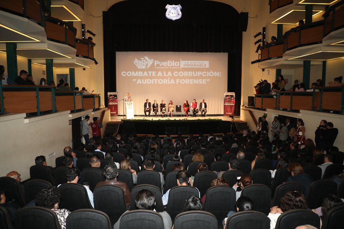 Pepe Chedraui 🇲🇽 (@pepechedrauimx) on Twitter photo La capacitación “Combate a la Corrupción: Auditoría Forense” es parte del compromiso que tenemos como Gobierno de la Ciudad para hacer las cosas bien y con transparencia. ☝🏻
Fortalecer a las personas servidoras públicas significa contar con mejor preparación para dar resultados La capacitación “Combate a la Corrupción: Auditoría Forense” es parte del compromiso que tenemos como Gobierno de la Ciudad para hacer las cosas bien y con transparencia. ☝🏻
Fortalecer a las personas servidoras públicas significa contar con mejor preparación para dar resultados
