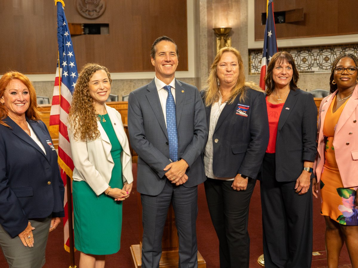 wim_ata's tweet image. This morning, Ohio members of the Women In Motion Council had the opportunity to thank Sen. @berniemoreno for being a strong advocate for the trucking industry. We appreciate your continued support for the hardworking women who keep America moving!