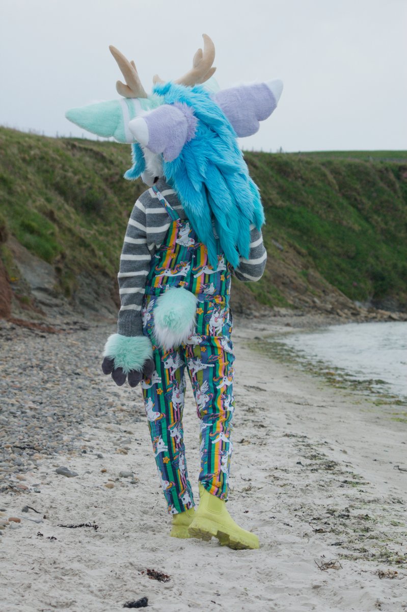 Hate to see me leave, love to watch me go~ I'll even wiggle my little tail for you ;)

🪡 <a href="/HeadofMedusaArt/">HOMcreations 🐍</a> 
📸 <a href="/shoop_aloop/">Shoop Aloop</a> 

#fursuit #furry #furrygirl #furryfandom