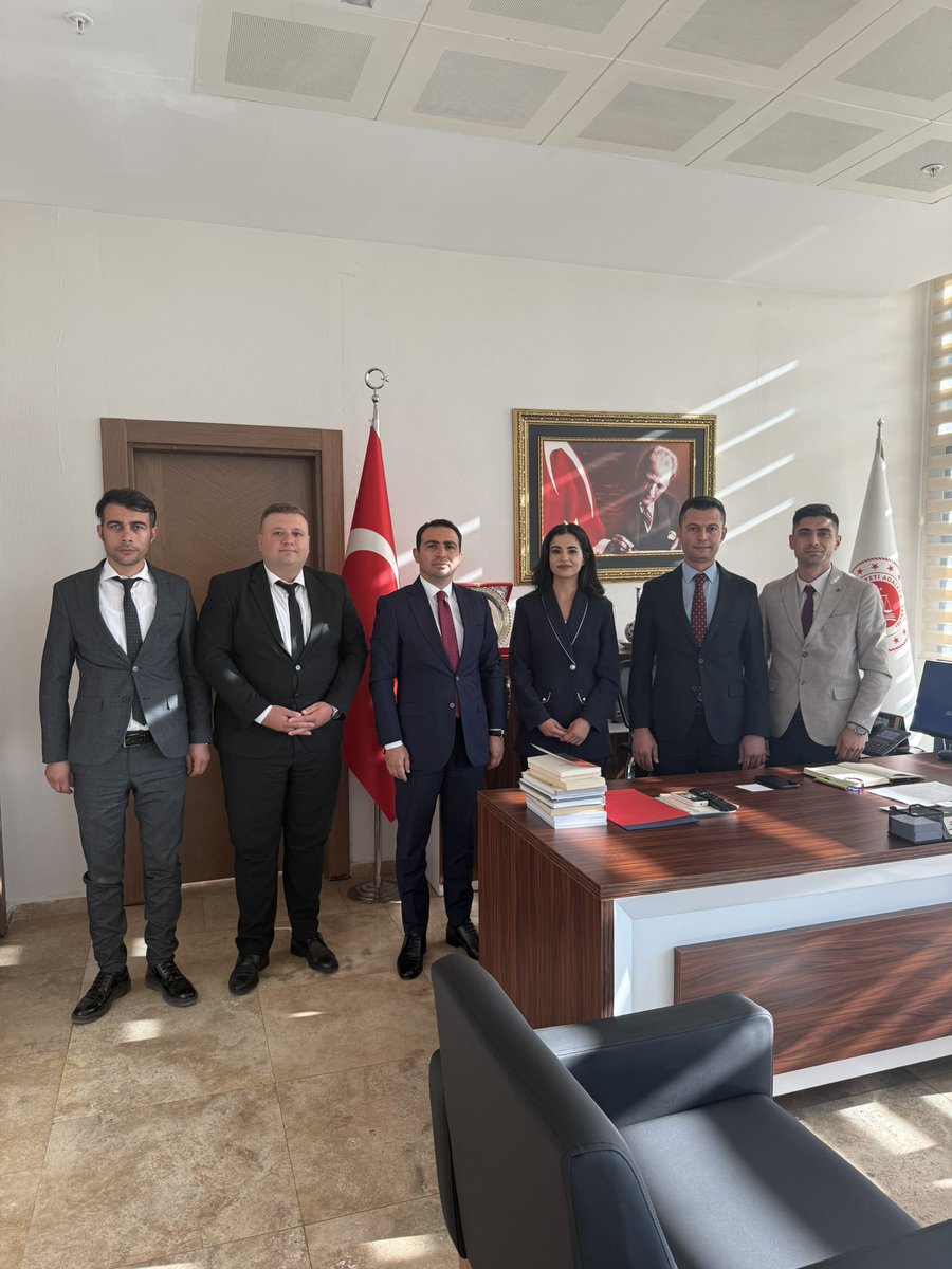 Ceza ve Tevkifevleri Genel Müdürlüğü Destek Hizmetleri Daire Başkanlığına atanan Sayın <a href="/huseyinasslan/">Hüseyin Aslan</a> Beyefendiye hayırlı olsun ziyaretinde bulunduk.Kendisine teşekkür ediyoruz.
Sayın <a href="/YavuzEnis/">Enis Yavuz Yıldırım</a> 
#BizBirlikteGüçlüyüz