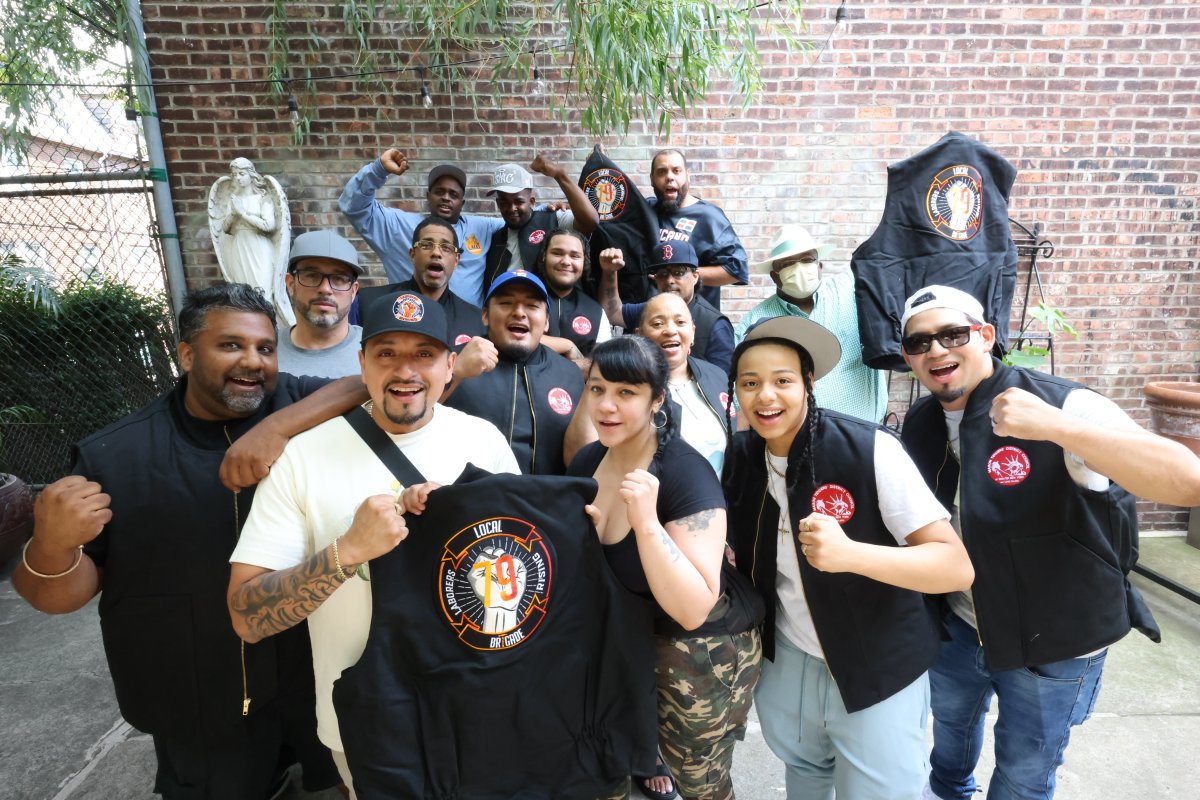 local79nyc's tweet image. Congrats to our 79 Brigade members who recently earned a vest after tirelessly volunteering for the recent NYCHA Public Housing Preservation Trust outreach campaign. This is #LABORERSRISING! ✊
Want to get involved in a Local 79 Brigade?
Contact Jason Delgado (646) 455-9331
#1U