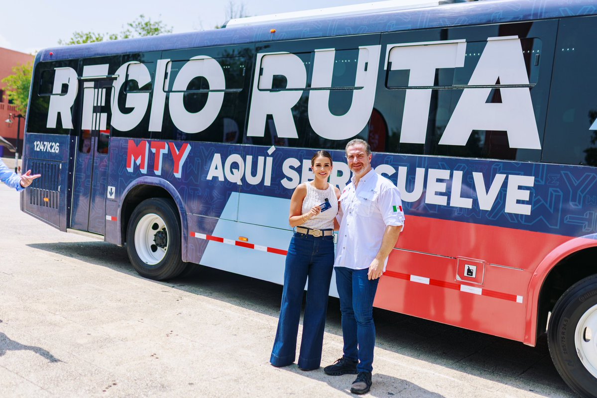 lorenadelagarza's tweet image. ¡La Regio Ruta llegó al sur de Monterrey! 🚍

Este es el resultado del compromiso del Alcalde @AdrianDeLaGarza por resolver uno de los problemas que más nos pega: la movilidad. 

Con esta nueva alternativa de transporte gratuito, muchas vecinas y vecinos podrán moverse por toda…