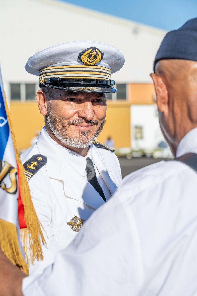 ALPACI_FAPF's tweet image. #PASSCOM | Le CF Jimmy Davadant devient le nouveau commandant du groupement aéronautique militaire (GAM) de Faa'a, il succède au CF Enguerrand d’Hérouville !
➡ Le CF Jimmy Davadant totalise plus de 3500 heures de vol dont 900 de nuit et a réalisé 96 missions de sauvetage en mer.