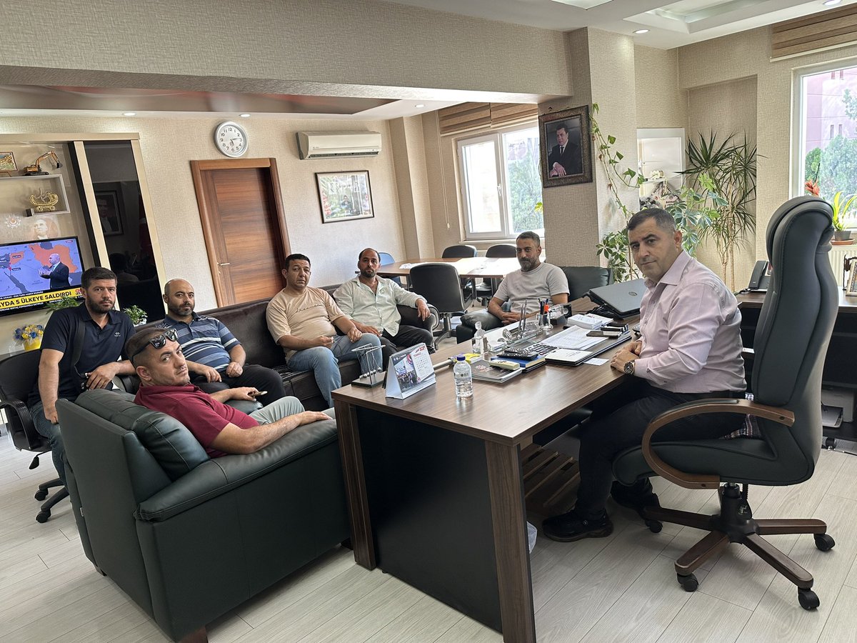 İBRAHİM BİÇER (@ibrahimbicer60) on Twitter photo Türk Metal Sendikası Ankara şubemize bağlı ŞAHİNLER ÇELİK HALAT fabrikası çalışanı arkadaşlarımız iş çıkışında şubemize ziyarette bulundular.
Arkadaşlarımıza ziyaretlerinden dolayı teşekkür ederiz.
#HepimizBiriz
#TmsAnkaraŞube
#ArkamızdaKocaDağ
<a href="/AltundagUysal/">Uysal ALTUNDAĞ</a> Türk Metal Sendikası Ankara şubemize bağlı ŞAHİNLER ÇELİK HALAT fabrikası çalışanı arkadaşlarımız iş çıkışında şubemize ziyarette bulundular.
Arkadaşlarımıza ziyaretlerinden dolayı teşekkür ederiz.
#HepimizBiriz
#TmsAnkaraŞube
#ArkamızdaKocaDağ
<a href="/AltundagUysal/">Uysal ALTUNDAĞ</a>