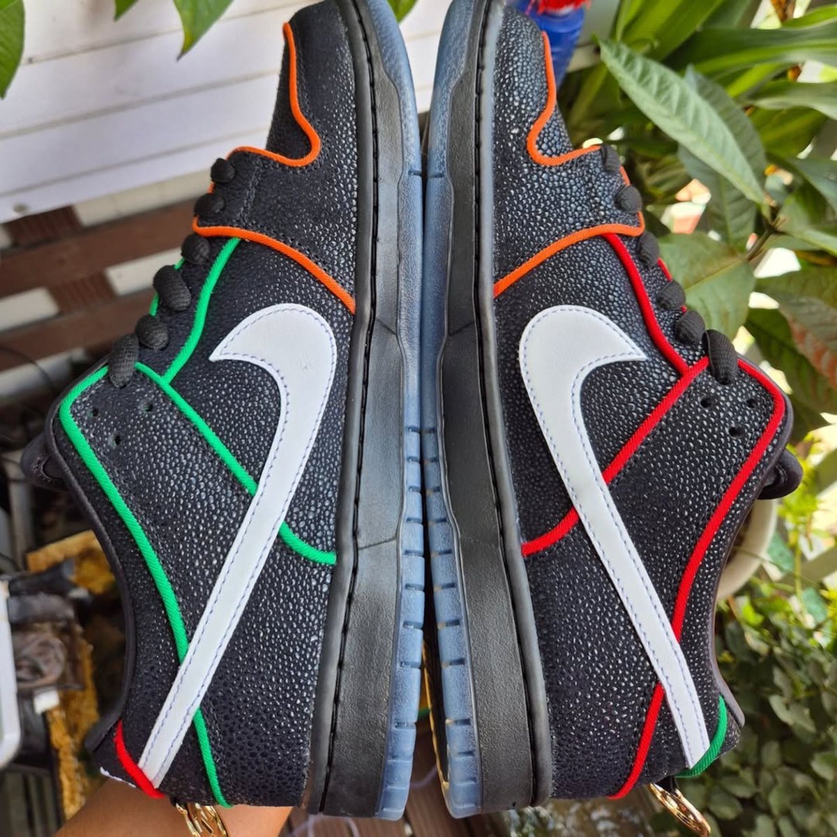 houseofheat's tweet image. Detailed Look: Bronx Girls Skate x Nike SB Dunk Low Collab 🗽
Info: hoh.news/x5zC3sH9